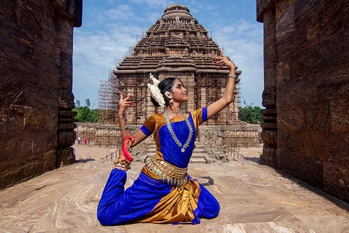 Odissi Pose pattern detail