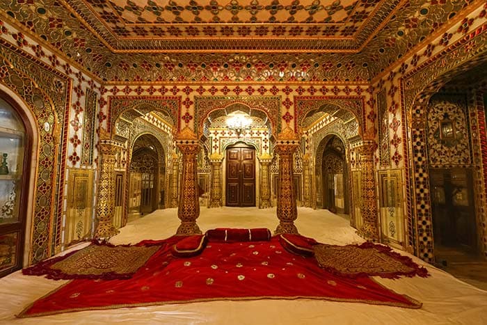 Palatial room pattern detail