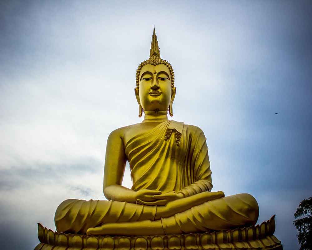 Gold Statue Buddha pattern detail