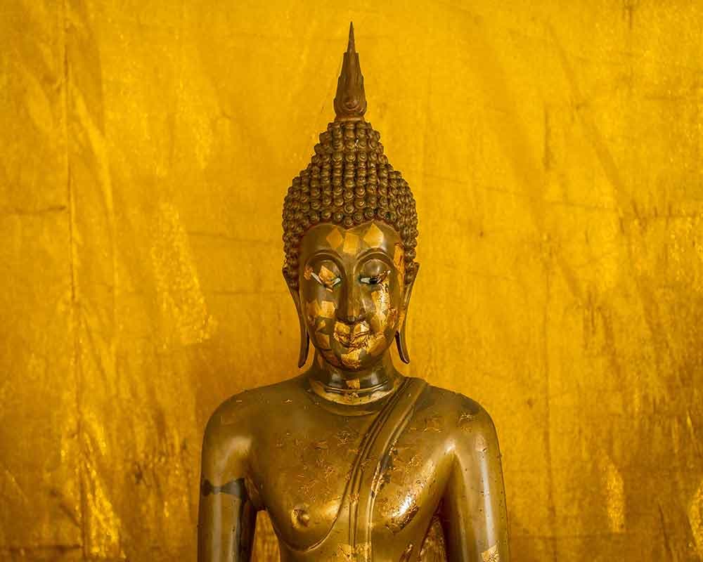 Decorative Buddha Spiritual Scene wallpaper pattern detail