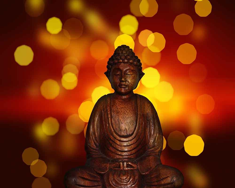 Sparkeling buddha pattern detail