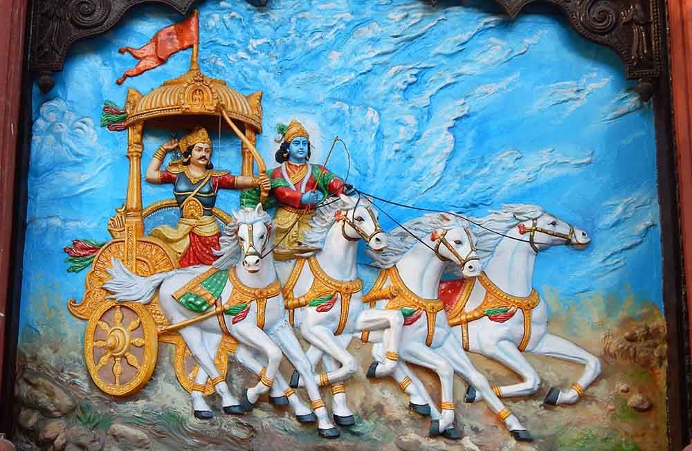 Traditional Mahabharata Scene Wall Wallpaper pattern detail