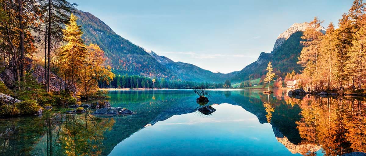 Beautiful Lake Scenery Wallpaper pattern detail
