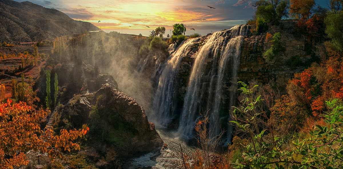 Majestic Tortum Waterfall Wallpaper pattern detail