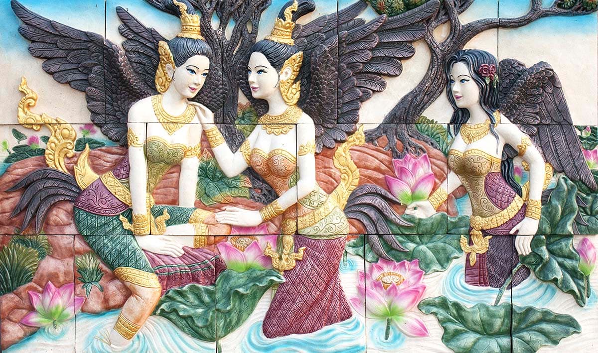 Elegant Classical Women Sculpture Wallpaper pattern detail