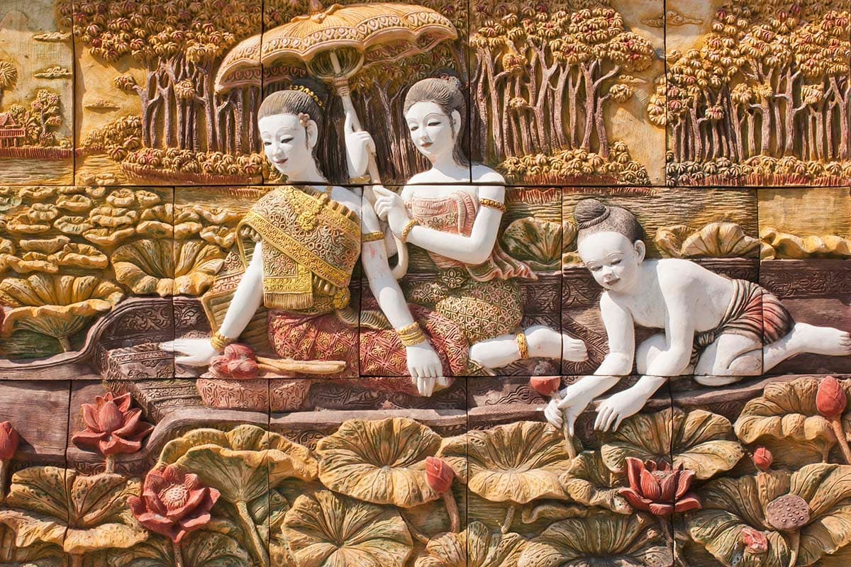 Luxury Motherhood Sculpture Wall Art Wallpaper pattern detail