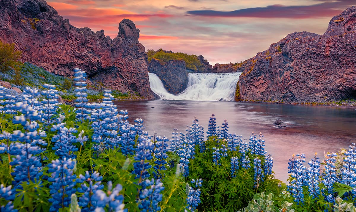 Natural Rock Formation with Flowing Water Design Wallpaper pattern detail