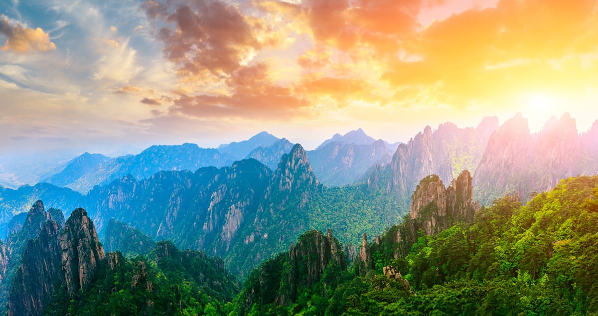 Radiant Sunset Peaks Panorama Wallpaper pattern detail