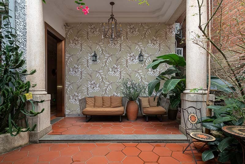 Nouveau Bloom Harmony Mural Wallpaper shown in a room