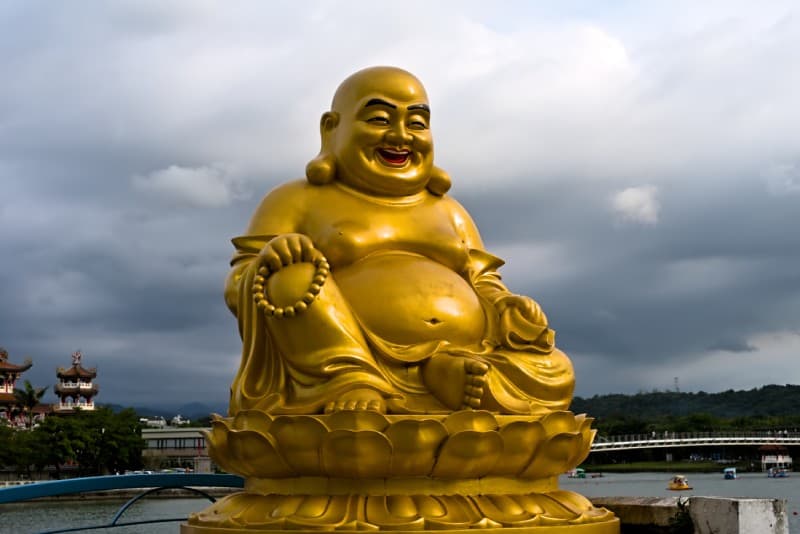 Luxury Golden Buddha Wall Design wallpaper pattern detail