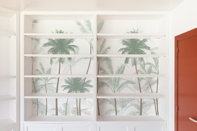 Solmere, Breezy Palm Retreat Mural shown in a room